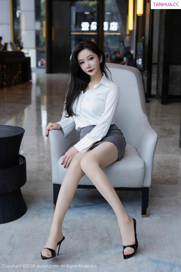   [XiuRen]高清写真图 2025.03.06 No.9976 心妍小公主 美腿丝袜第7张图片